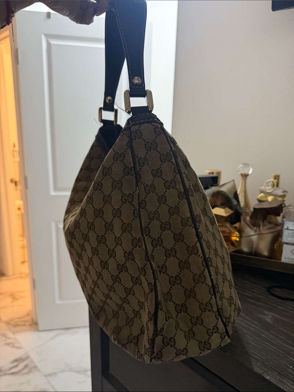 Gucci Beige GG Canvas Shoulder Bag with Green-Red Web Stripe - Picture 4 of 9